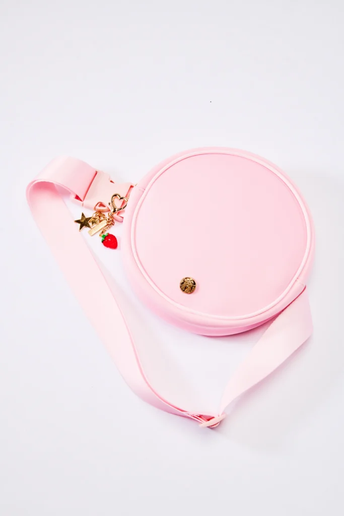 Pink Drink 从饮品走向周边：美国推出粉色系列 · 官网配图 15