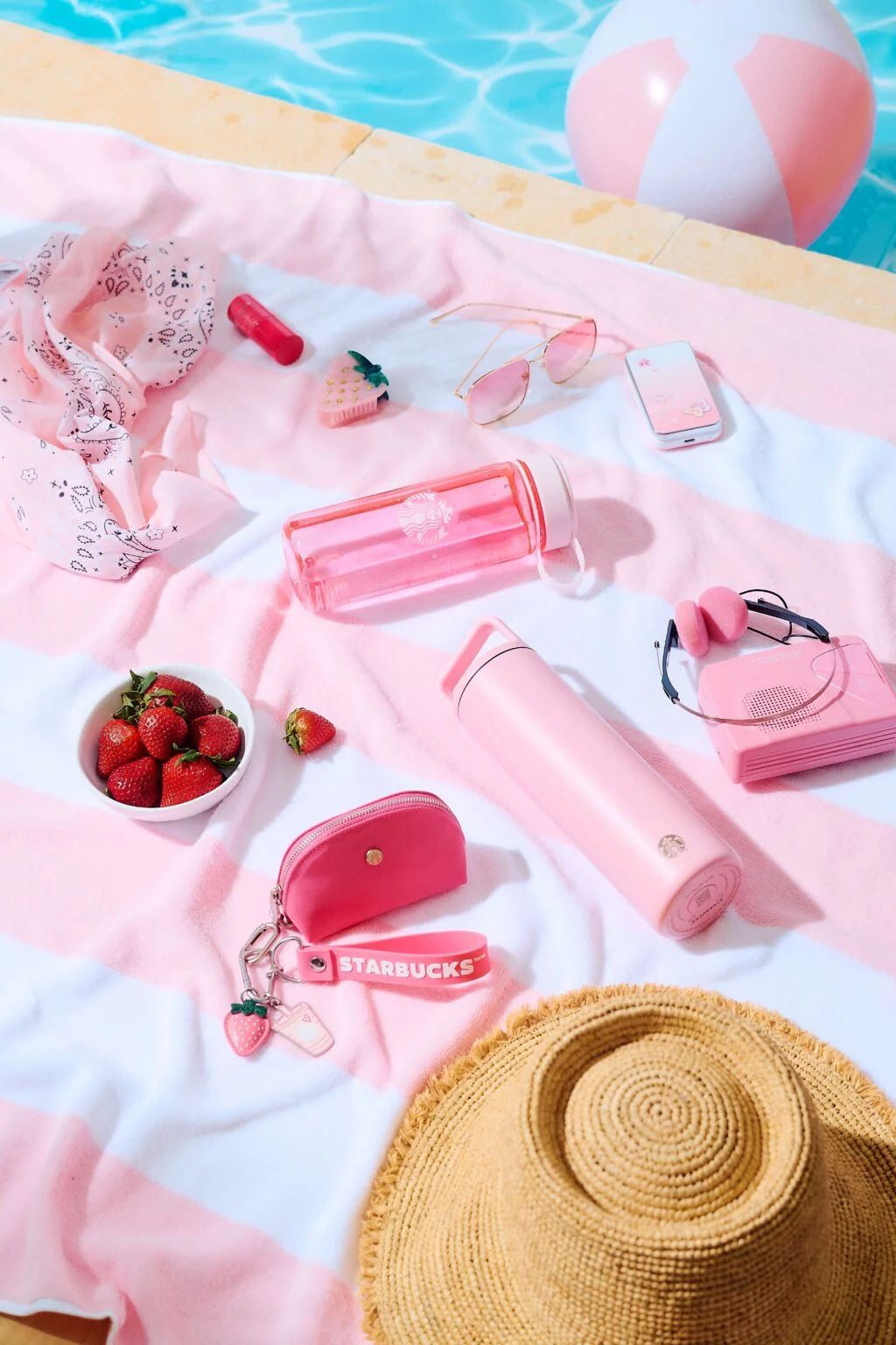 Pink Drink 从饮品走向周边：美国推出粉色系列 · 官网配图 1