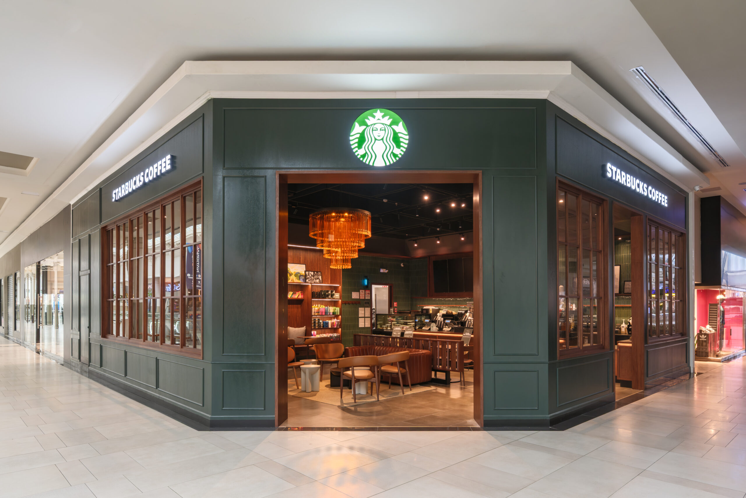 厄瓜多尔 Guayaquil 首店：Mall del Sol 与本地灯光艺术 · 官网配图 1