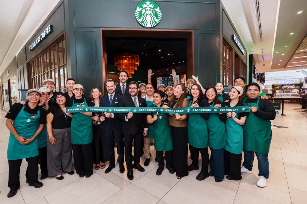 厄瓜多尔 Guayaquil 首店：Mall del Sol 与本地灯光艺术 · 官网配图 4
