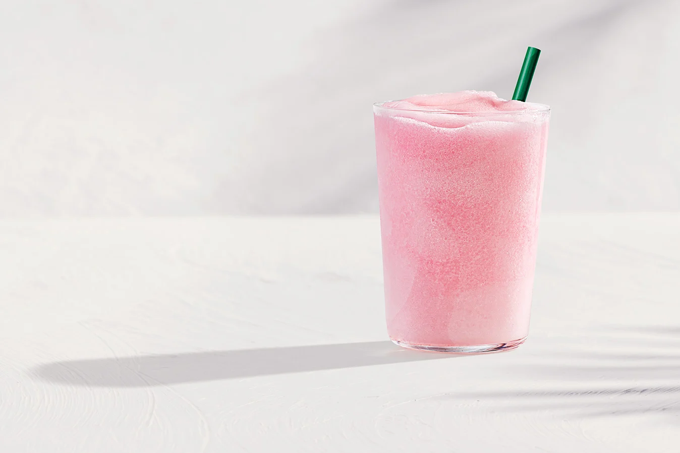 Energy Refreshers 新增冰沙口感与百香果番石榴风味 · 官网配图 5
