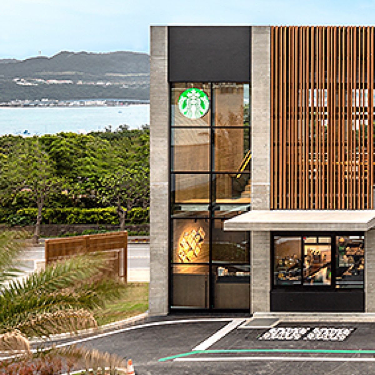 Coffee Yuntaku：为聊天与海景设计的门店
