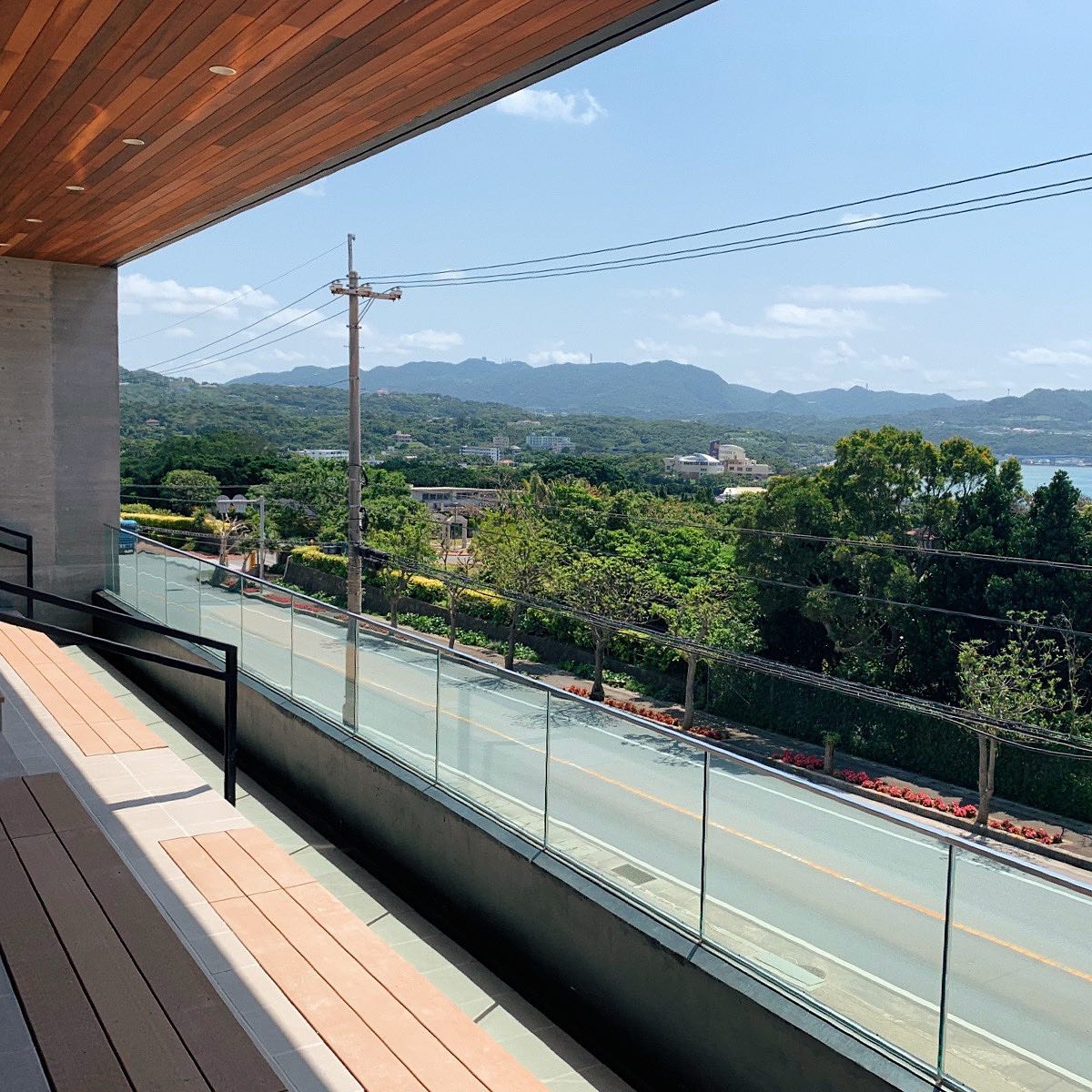 Coffee Yuntaku：为聊天与海景设计的门店