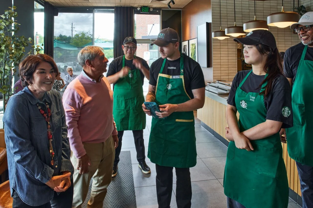 从一次顾客连接看 Starbucks 的服务转型 · 官网配图 12